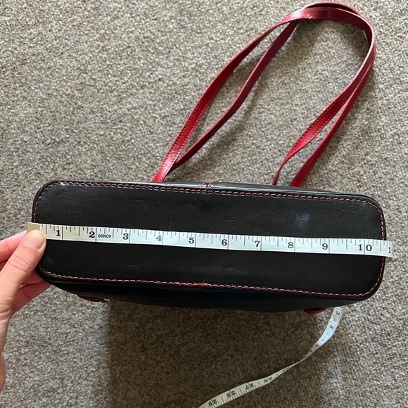 VTG 90s Y2K Leather Shoulder Bag Transformable to a Backpack Black & Red Retro - Picture 11 of 16